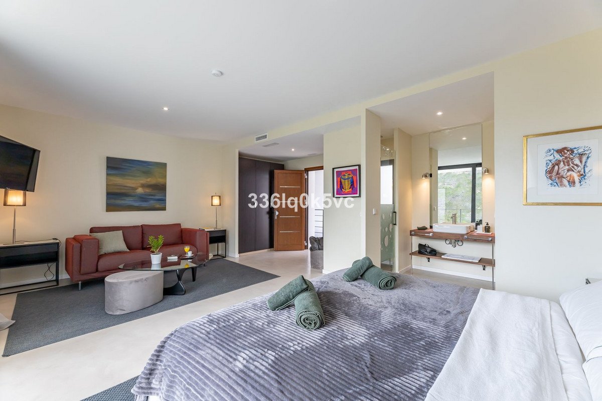 6 Bed Detached Villa in Benahavís