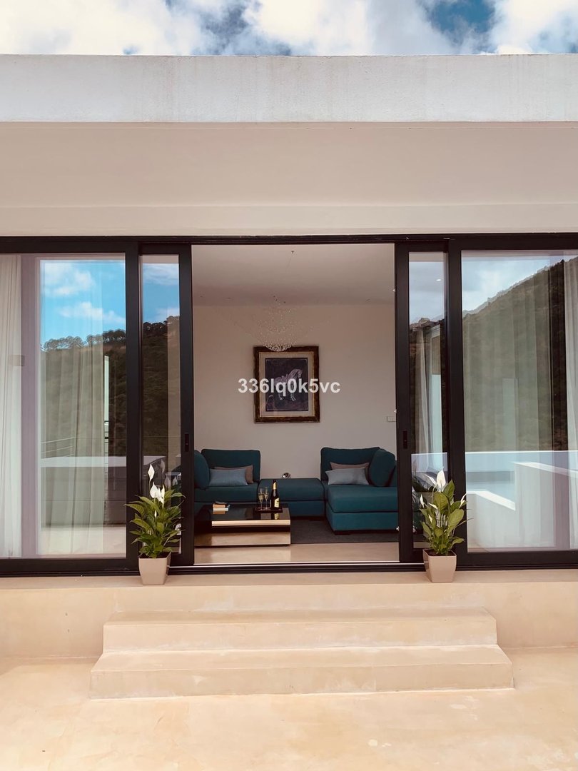6 Bed Detached Villa in Benahavís