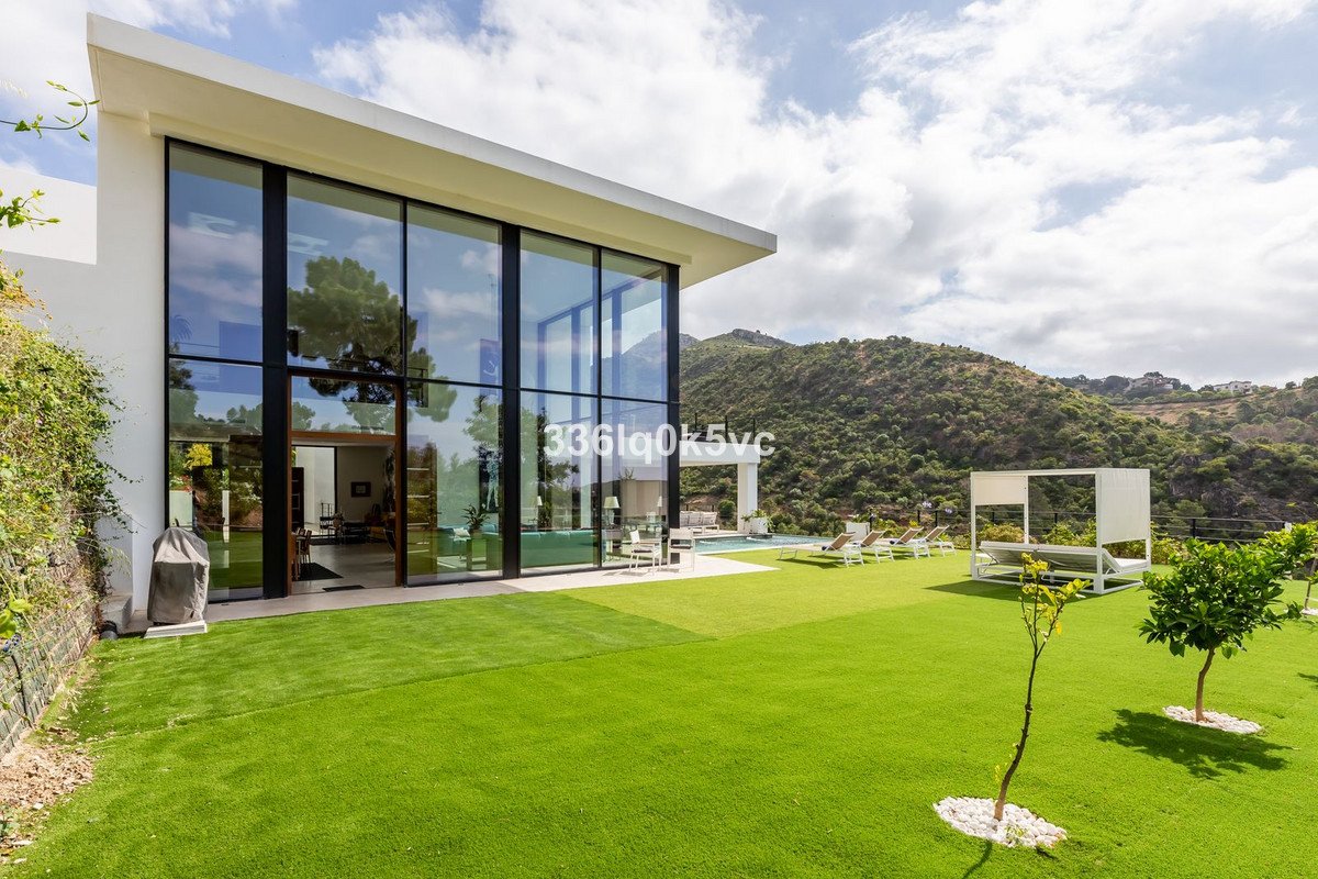 6 Bed Detached Villa in Benahavís