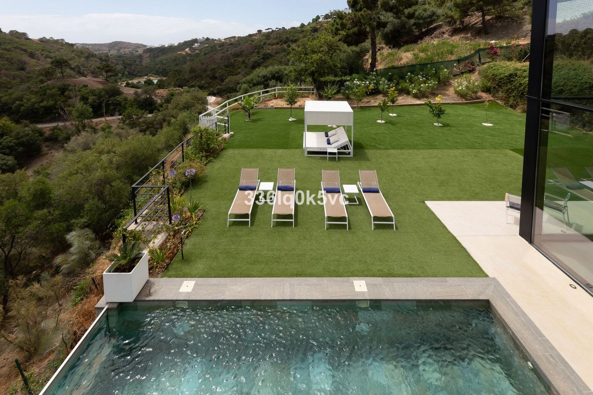 6 Bed Detached Villa in Benahavís