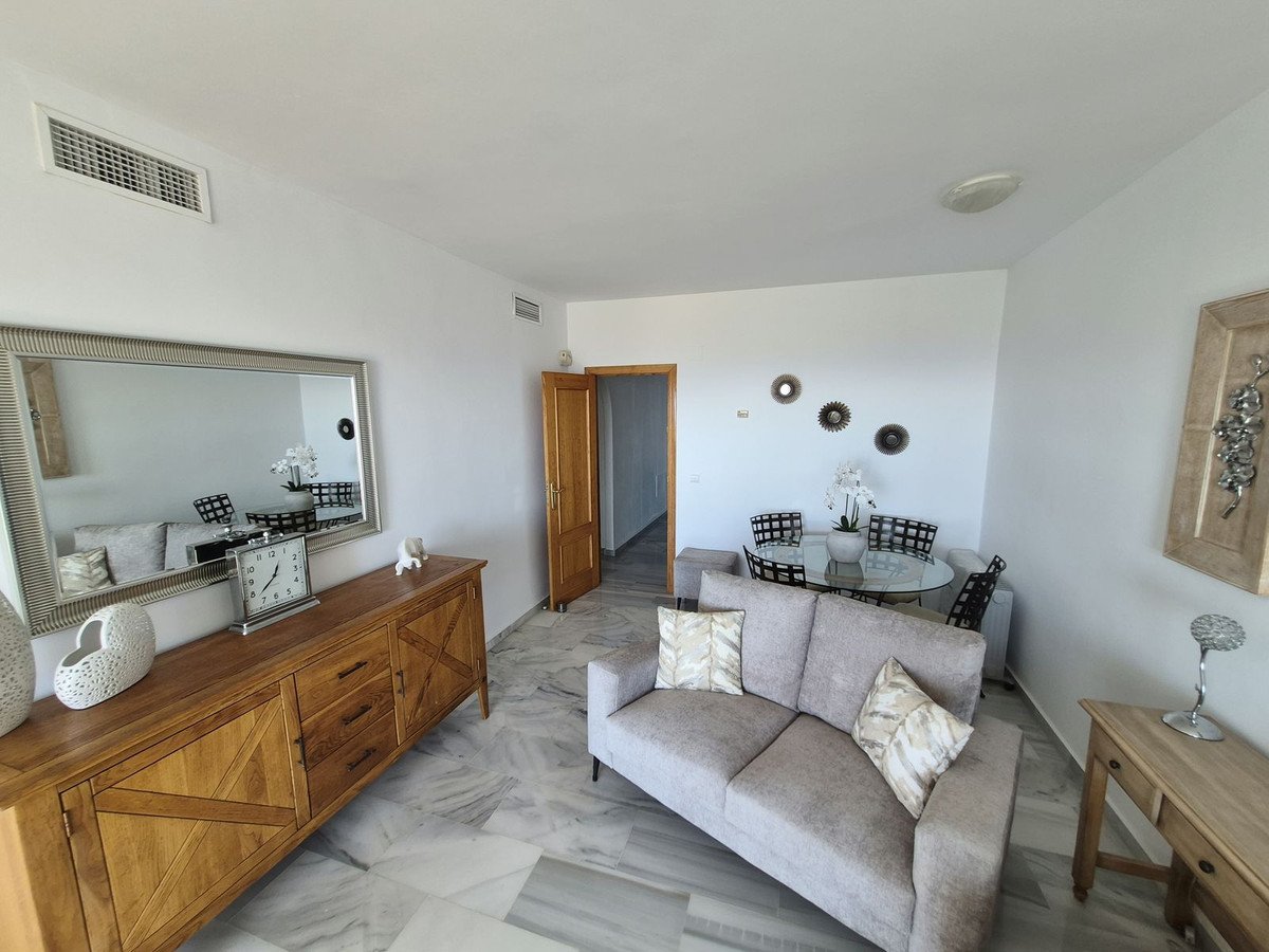 2 Bed Middle Floor Apartment in Miraflores