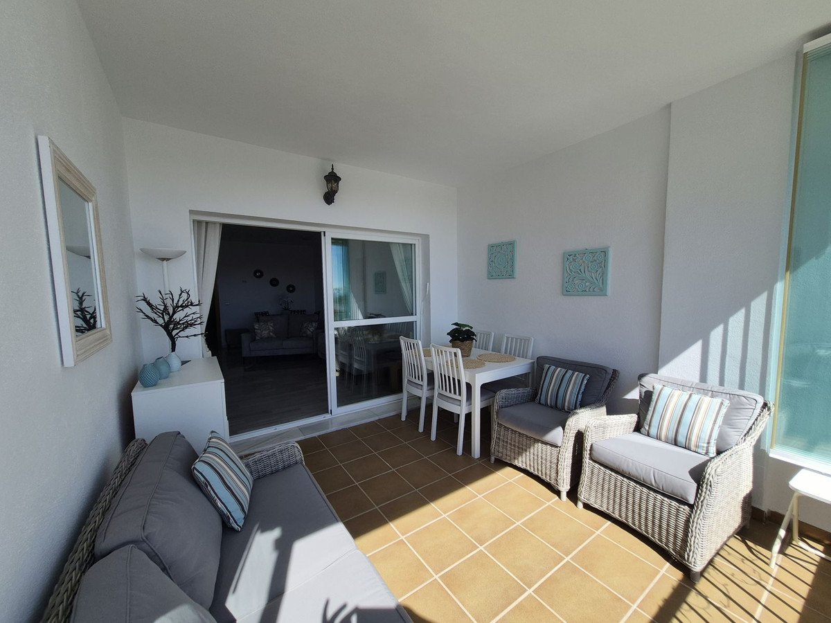 2 Bed Middle Floor Apartment in Miraflores