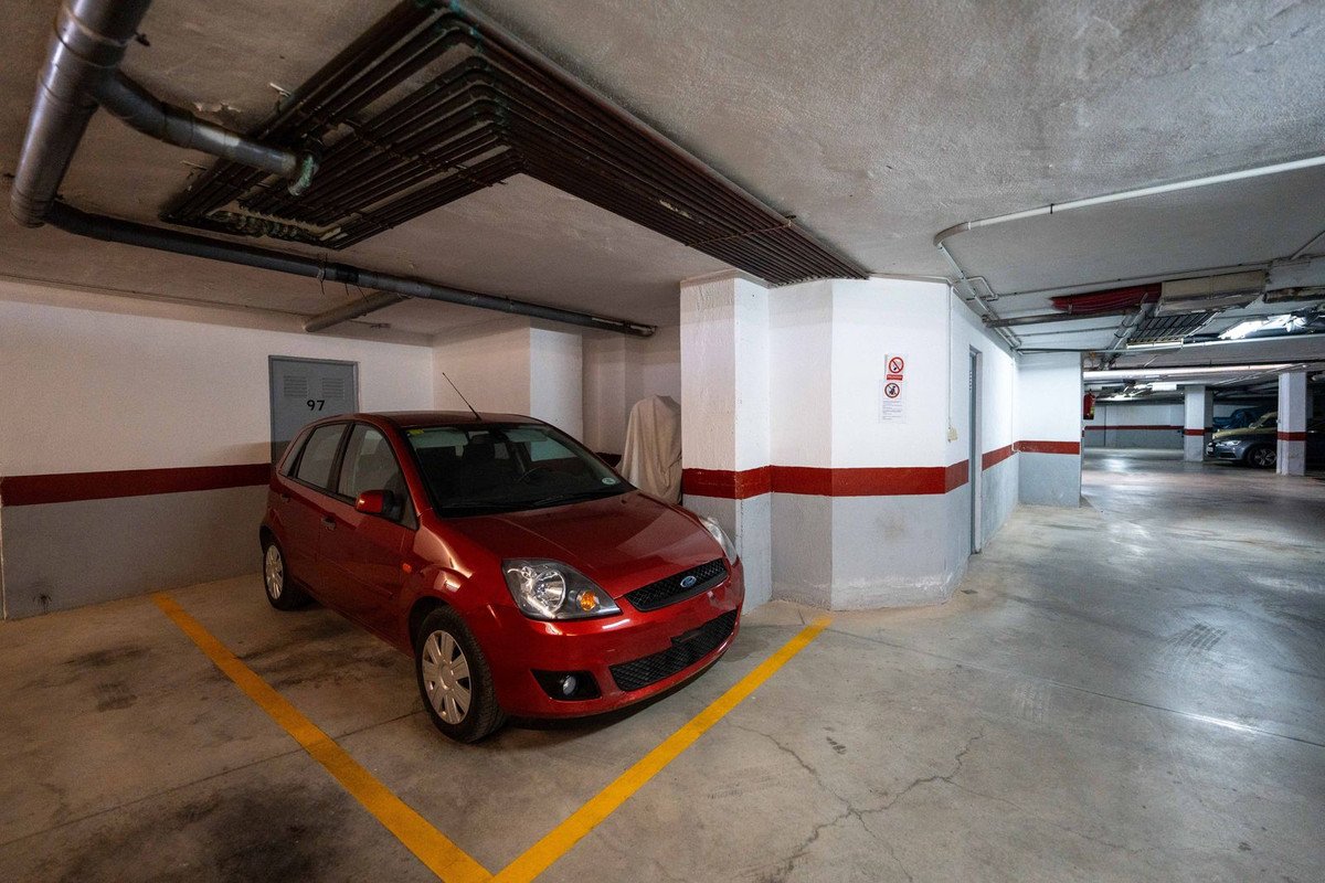 3 Bed Middle Floor Apartment in Estepona