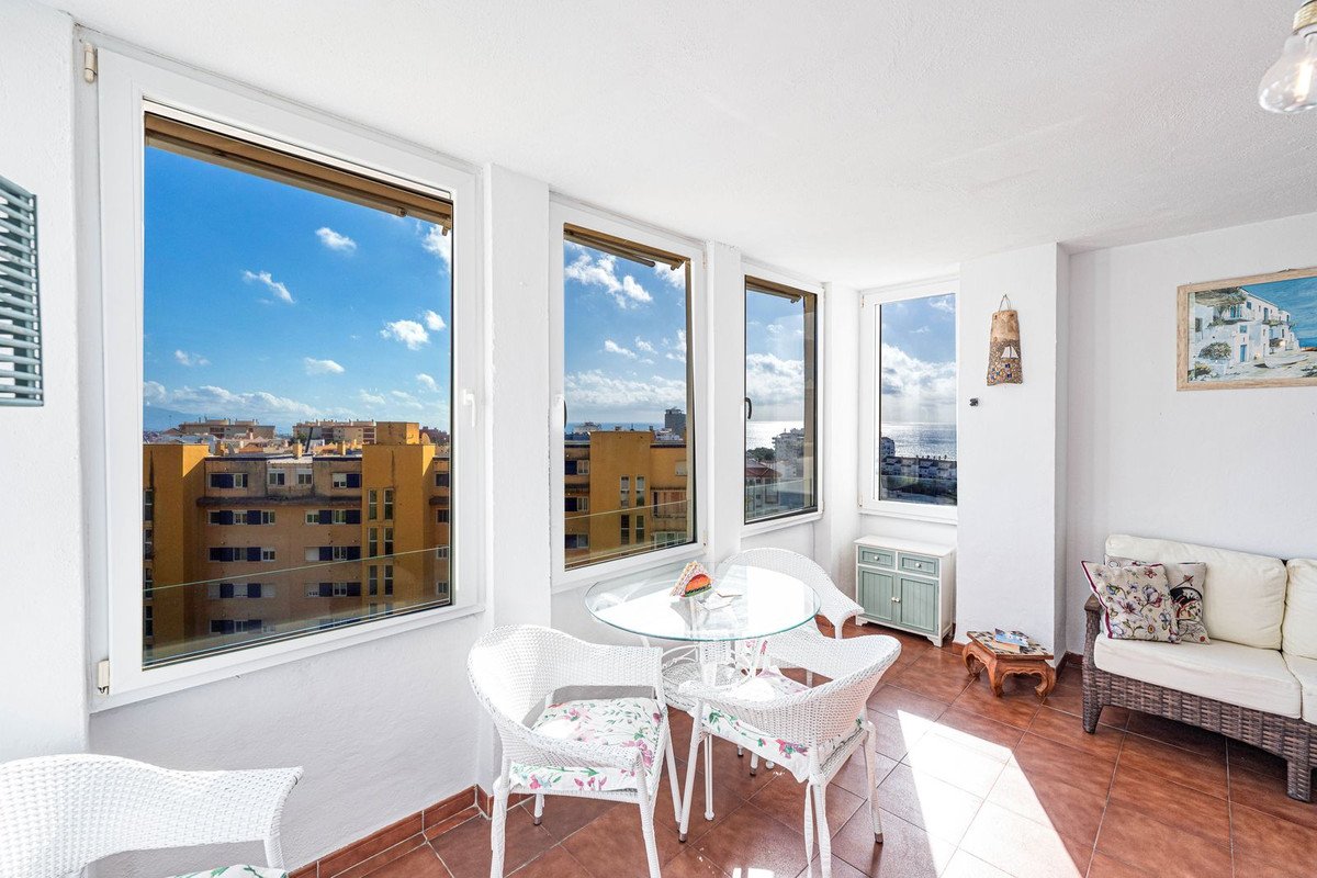 3 Bed Middle Floor Apartment in Estepona