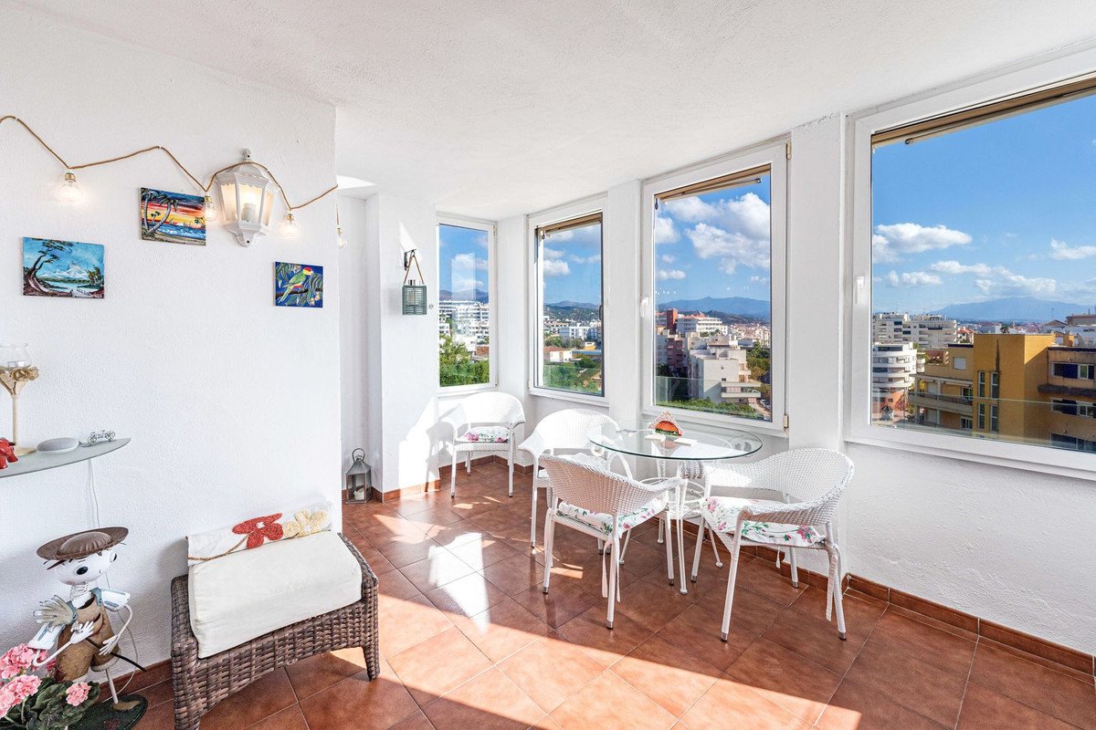 3 Bed Middle Floor Apartment in Estepona
