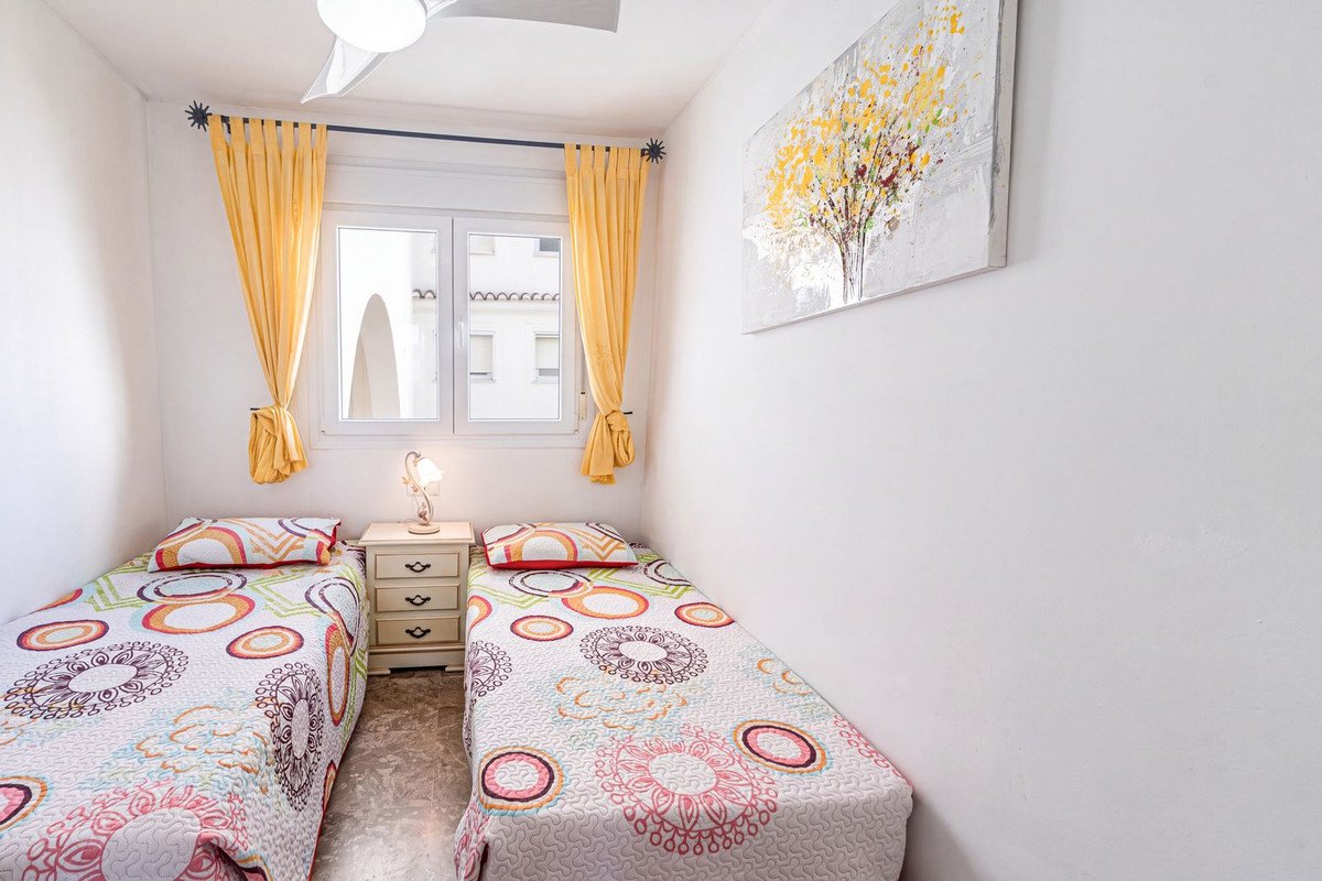 3 Bed Middle Floor Apartment in Estepona