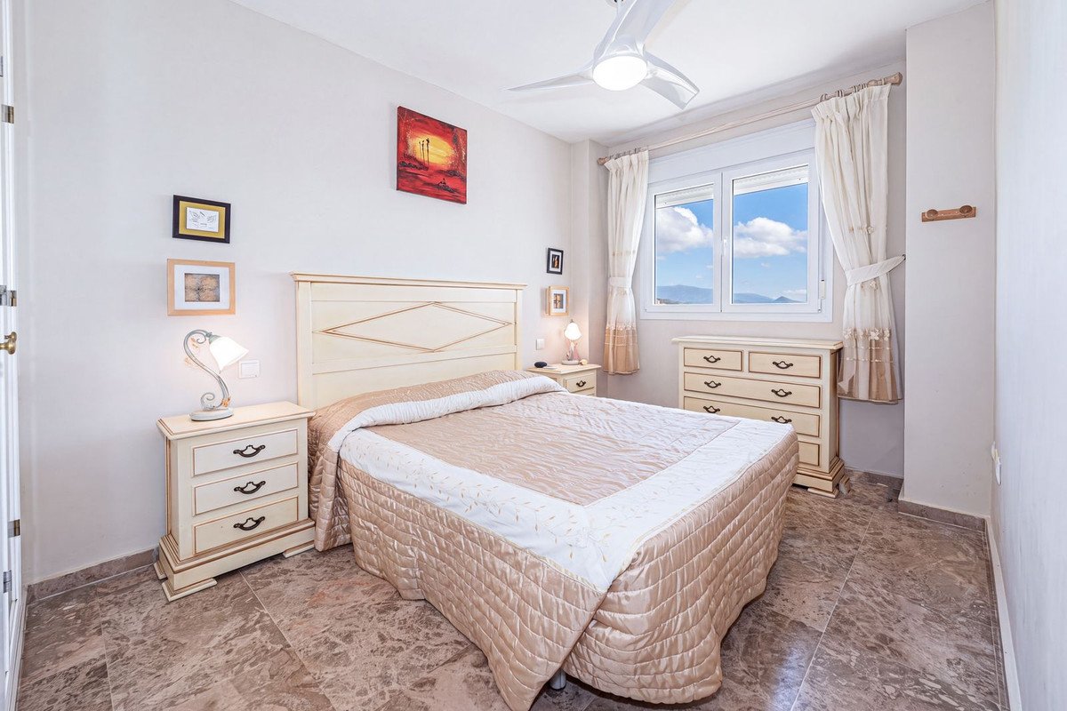 3 Bed Middle Floor Apartment in Estepona