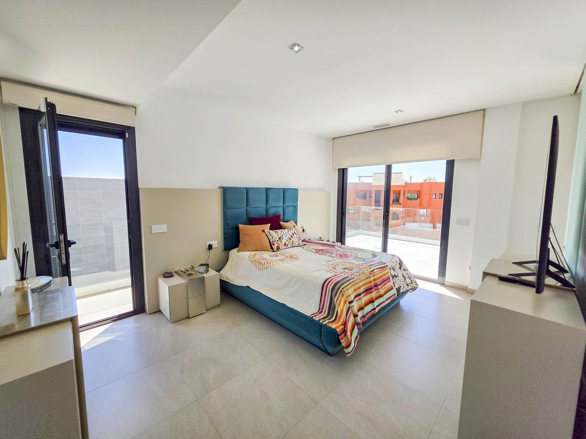 3 Bed Detached Villa in La Duquesa