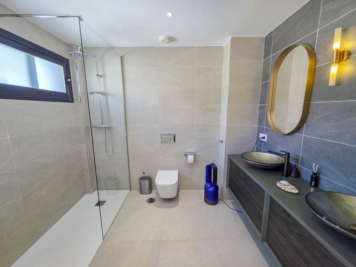 3 Bed Detached Villa in La Duquesa