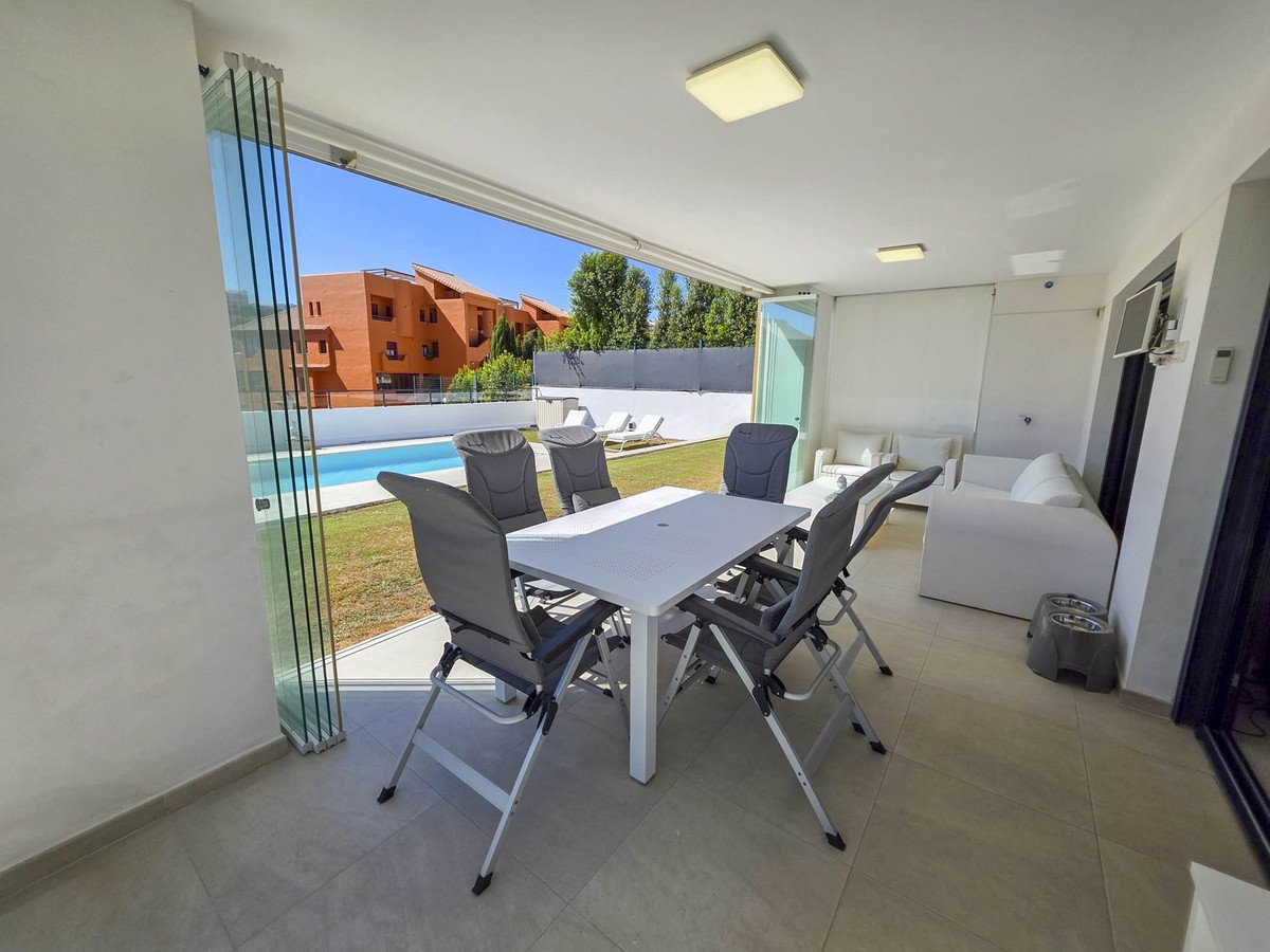 3 Bed Detached Villa in La Duquesa