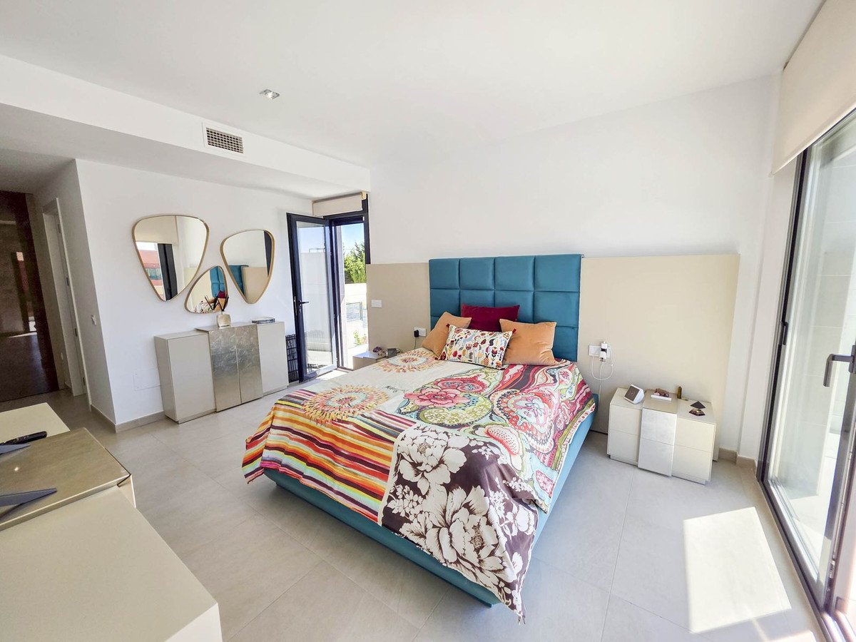 3 Bed Detached Villa in La Duquesa