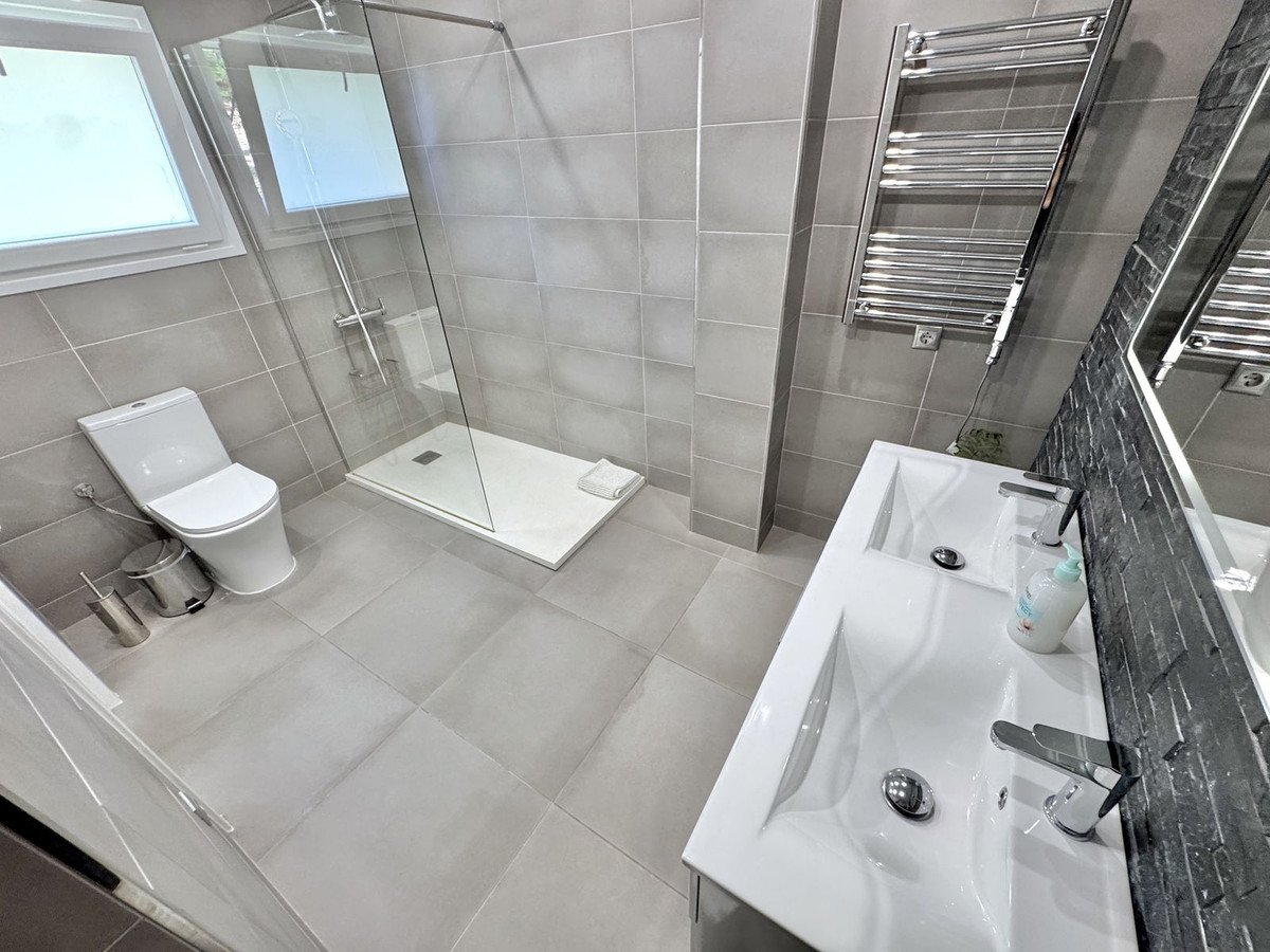 5 Bed Detached Villa in La Cala de Mijas