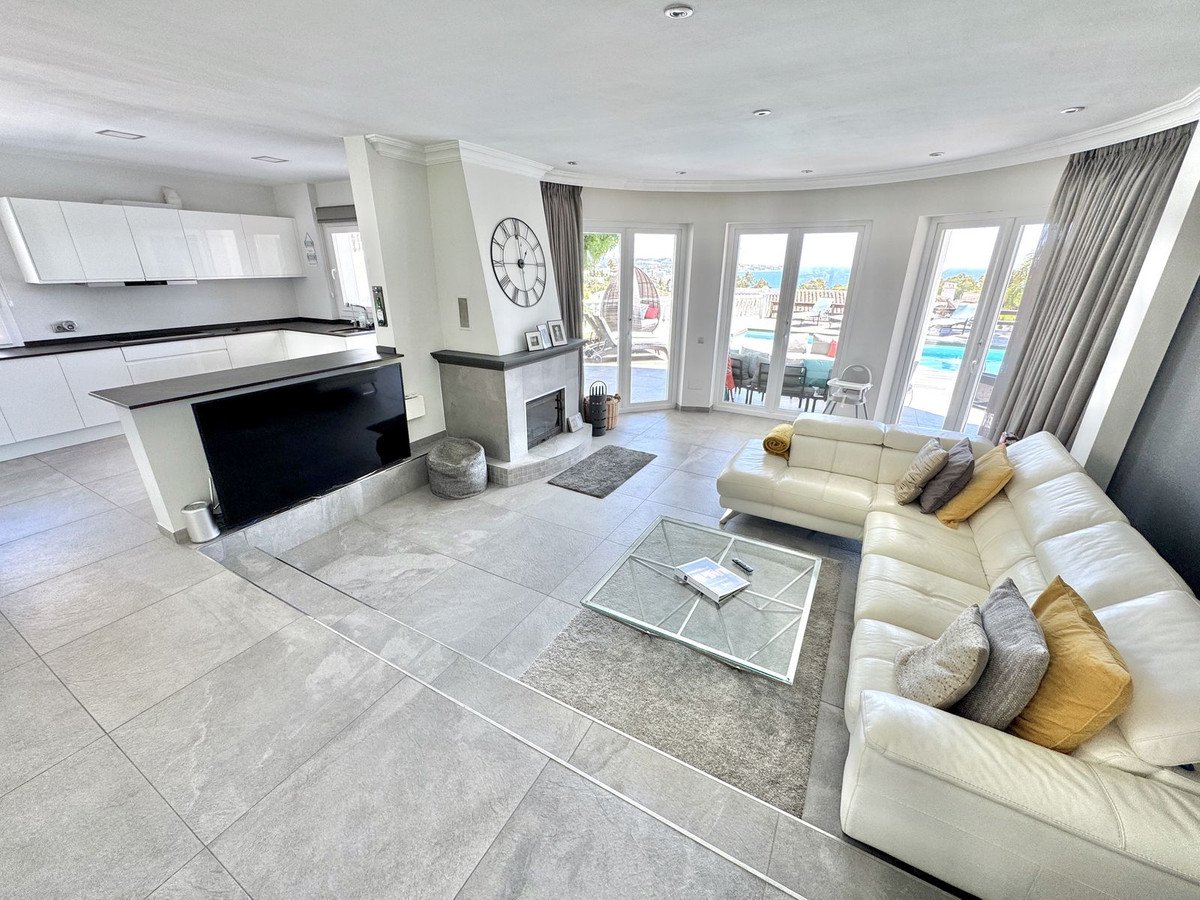 5 Bed Detached Villa in La Cala de Mijas