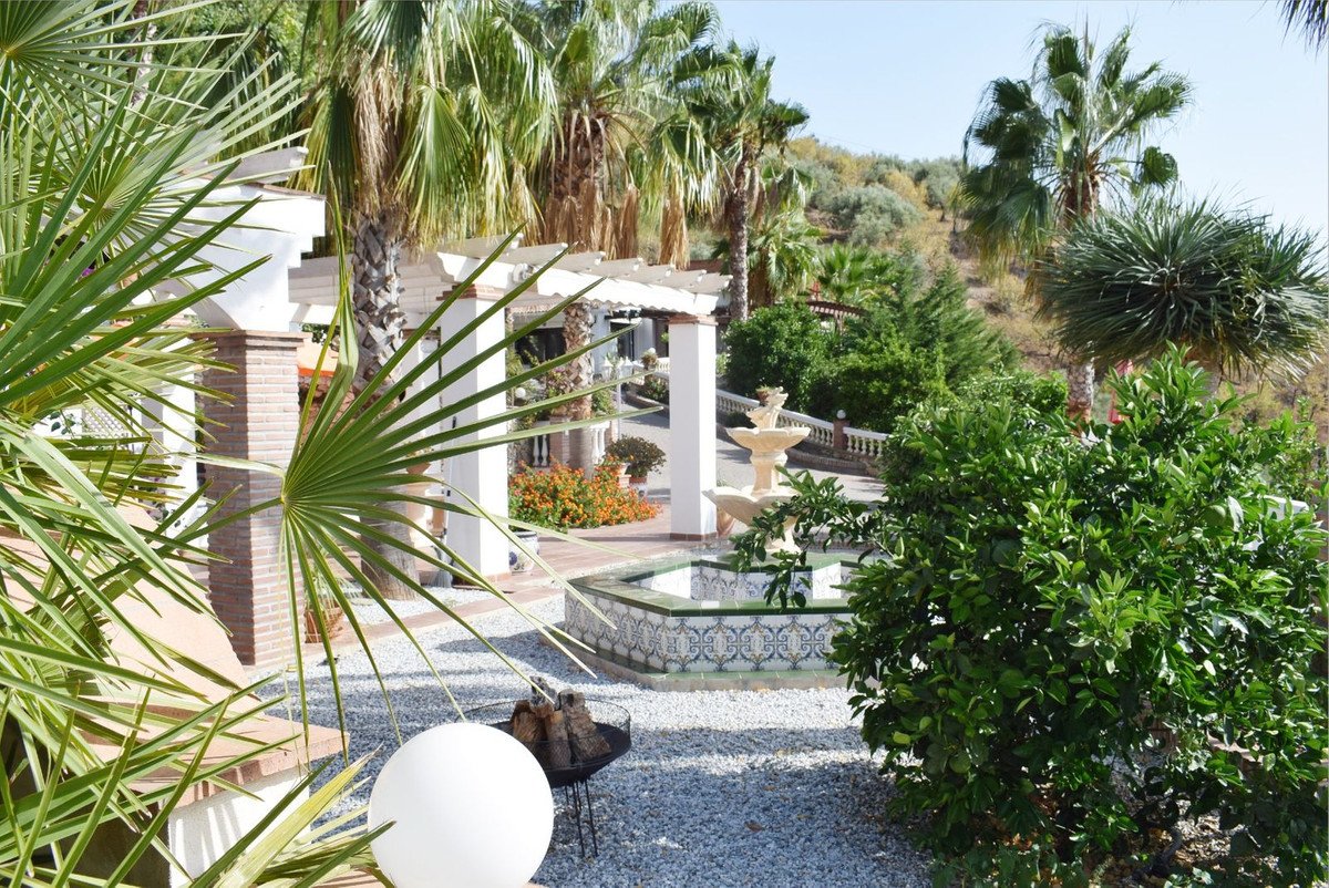 3 Bed Detached Villa in Cómpeta