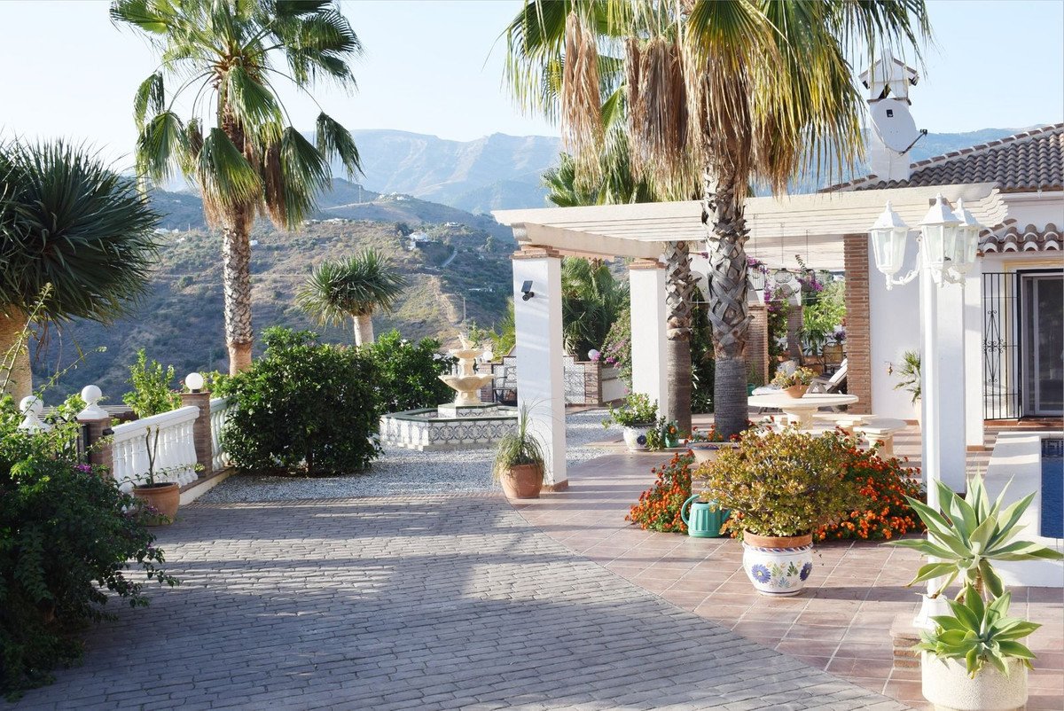 3 Bed Detached Villa in Cómpeta