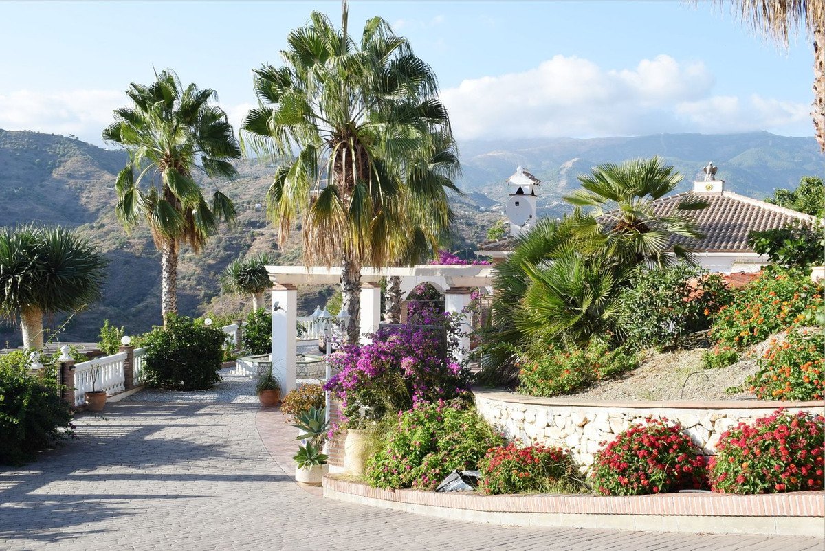 3 Bed Detached Villa in Cómpeta