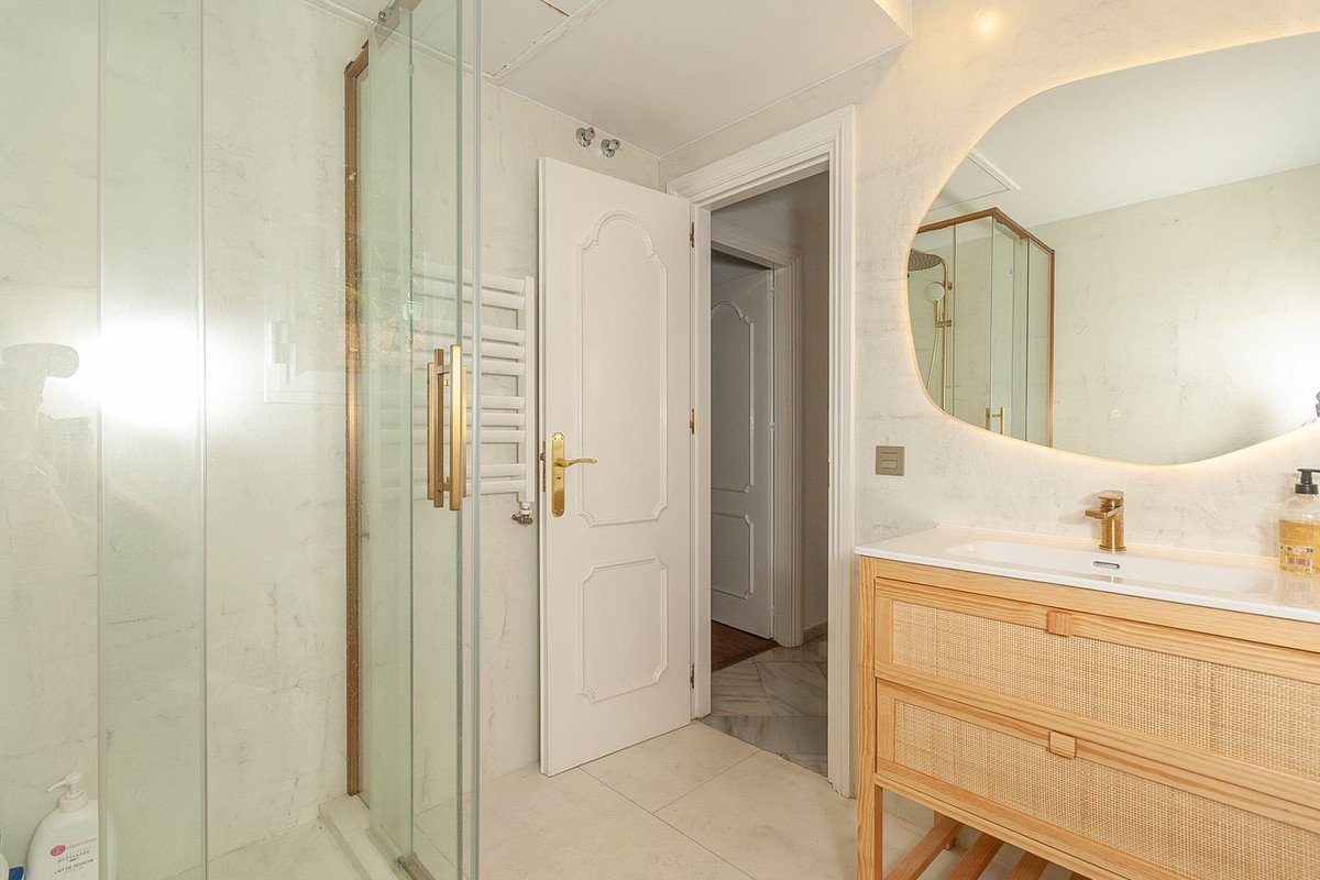 4 Bed Detached Villa in Elviria