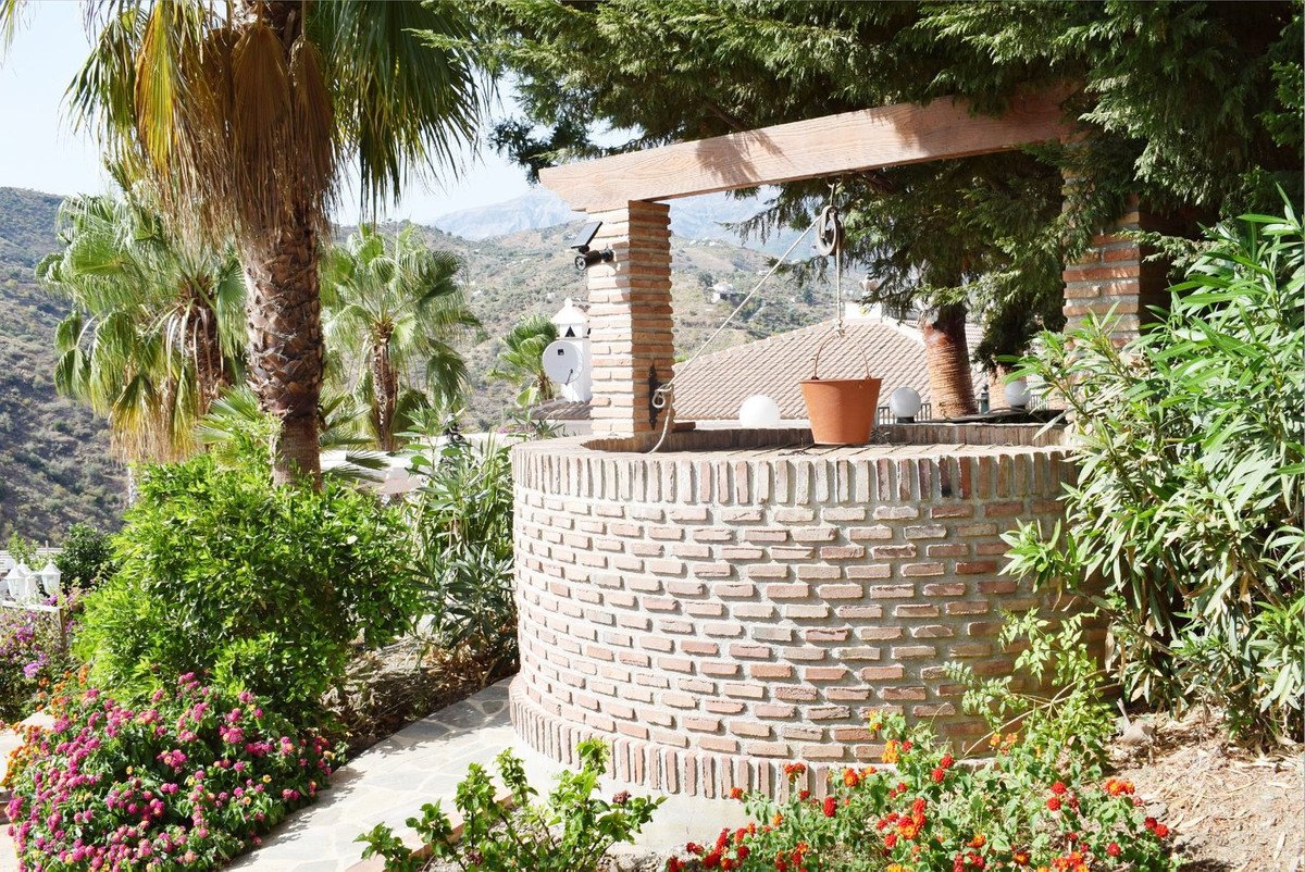 6 Bed Detached Villa in Cómpeta