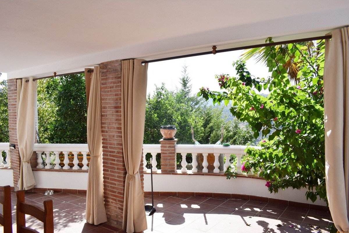 6 Bed Detached Villa in Cómpeta
