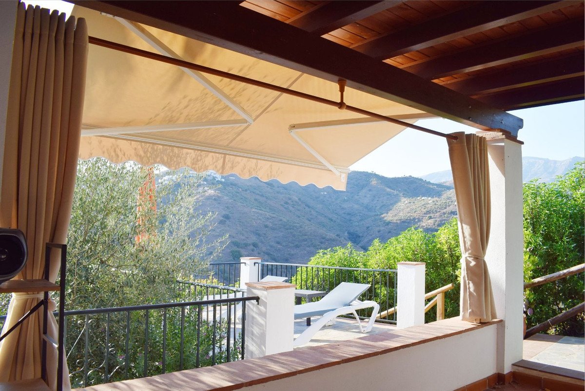 6 Bed Detached Villa in Cómpeta