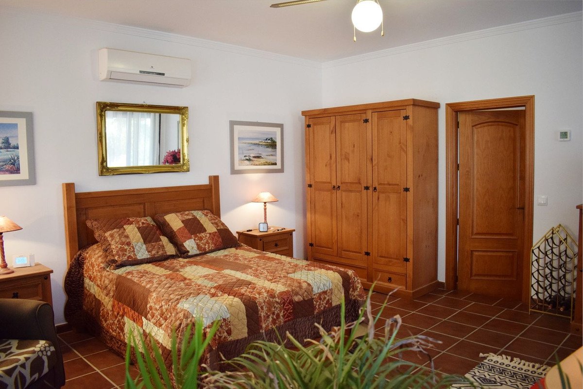 6 Bed Detached Villa in Cómpeta