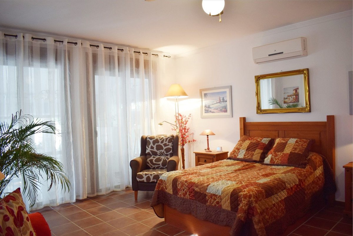 6 Bed Detached Villa in Cómpeta