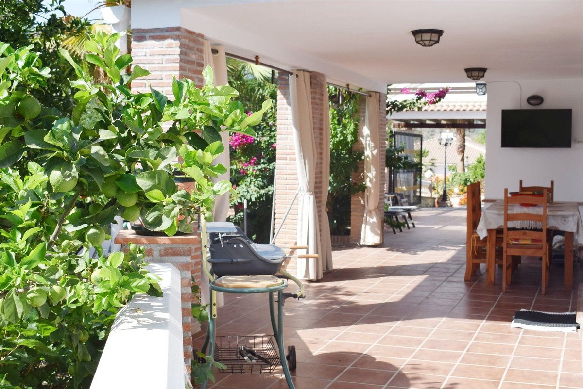 6 Bed Detached Villa in Cómpeta