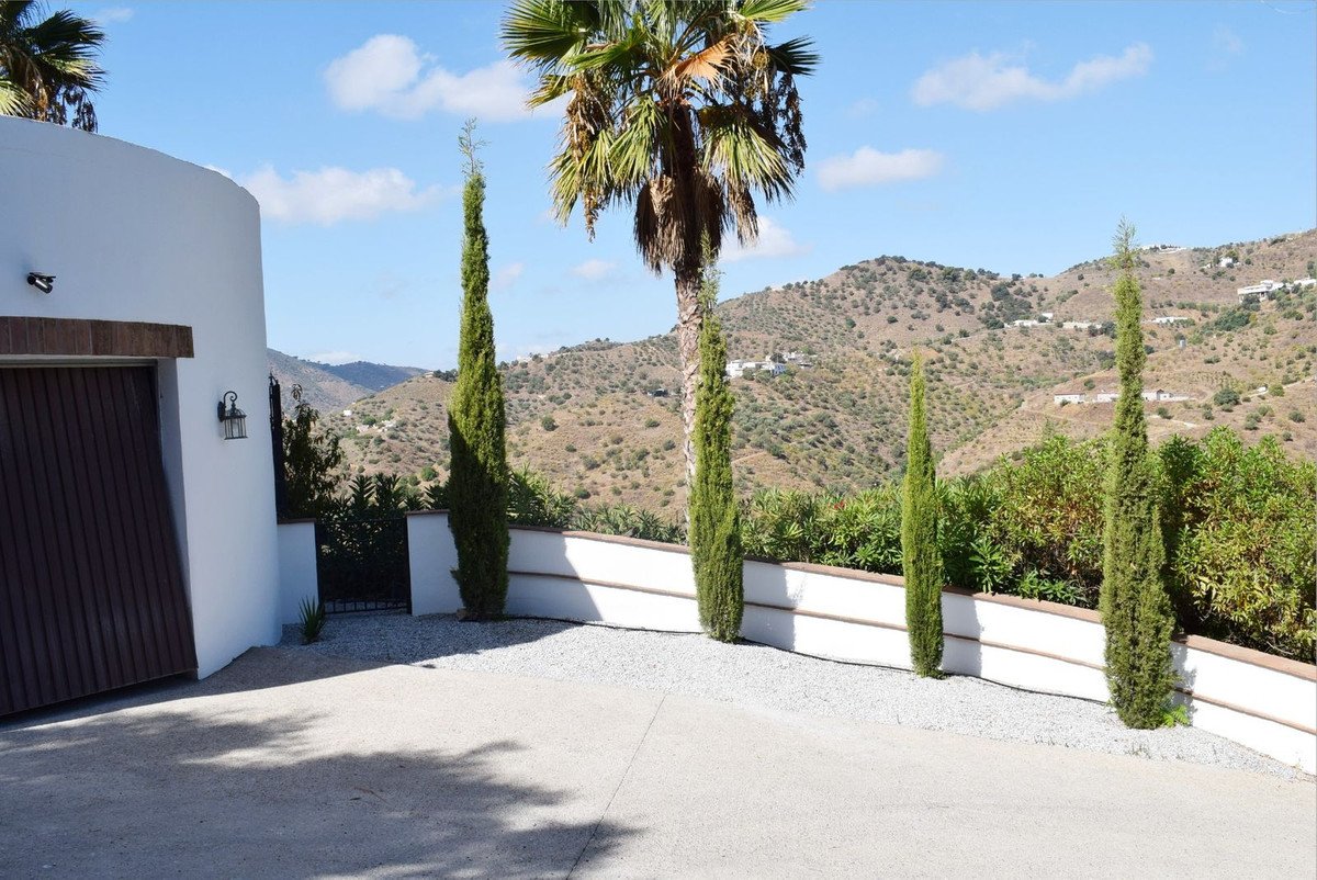 6 Bed Detached Villa in Cómpeta