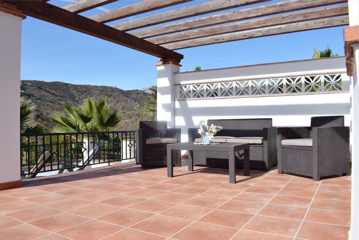 6 Bed Detached Villa in Cómpeta
