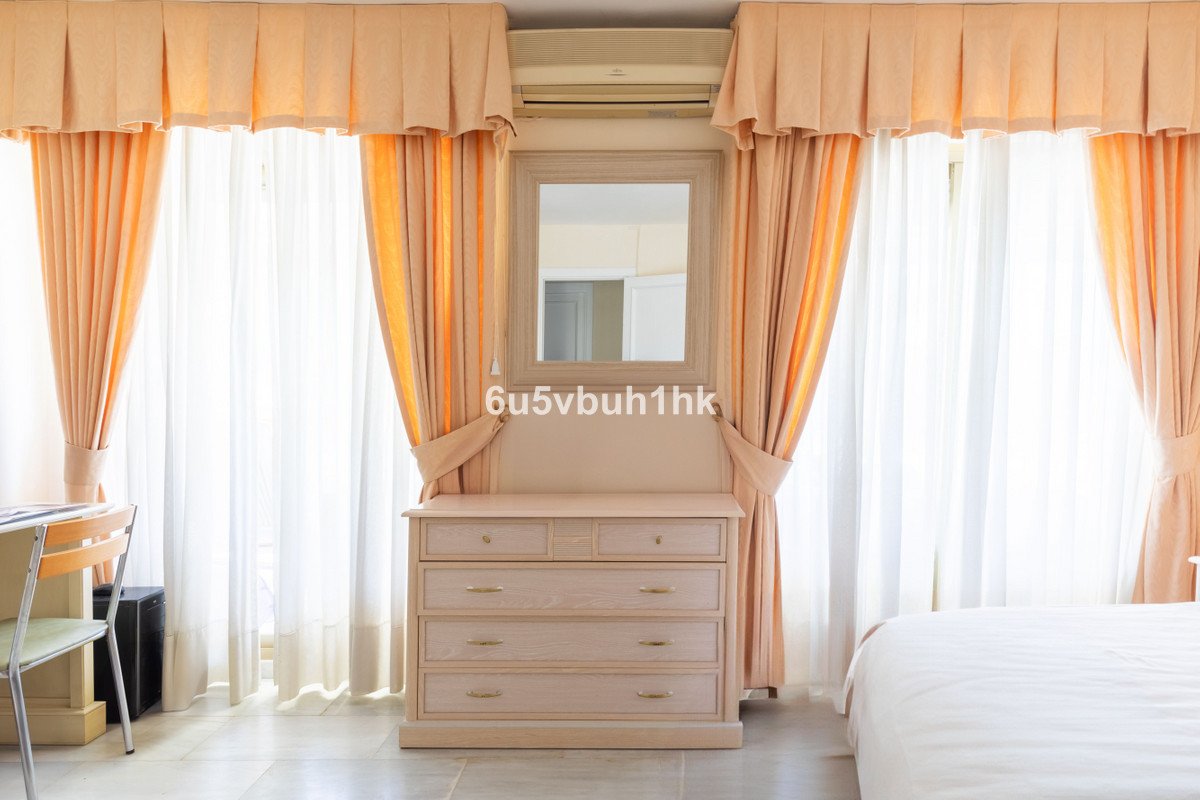 2 Bed Middle Floor Apartment in Fuengirola