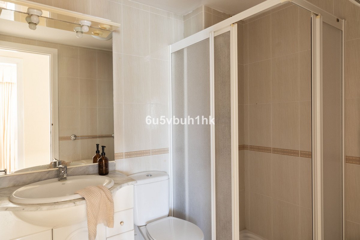 2 Bed Middle Floor Apartment in Fuengirola