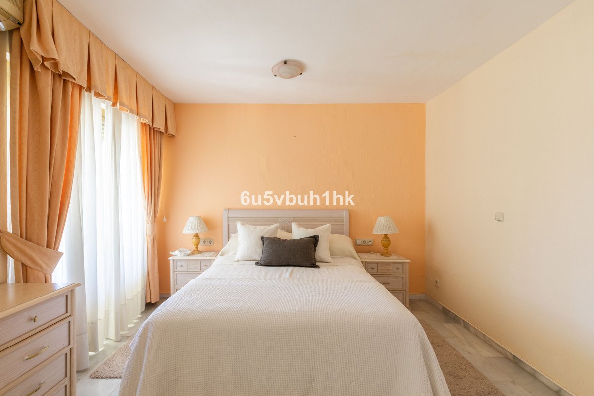 2 Bed Middle Floor Apartment in Fuengirola