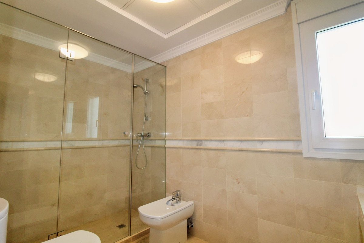 4 Bed Detached Villa in Guadalmina Alta