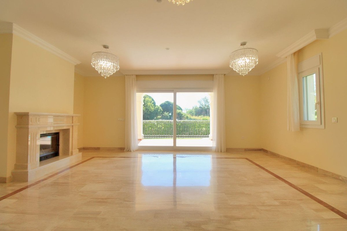 4 Bed Detached Villa in Guadalmina Alta