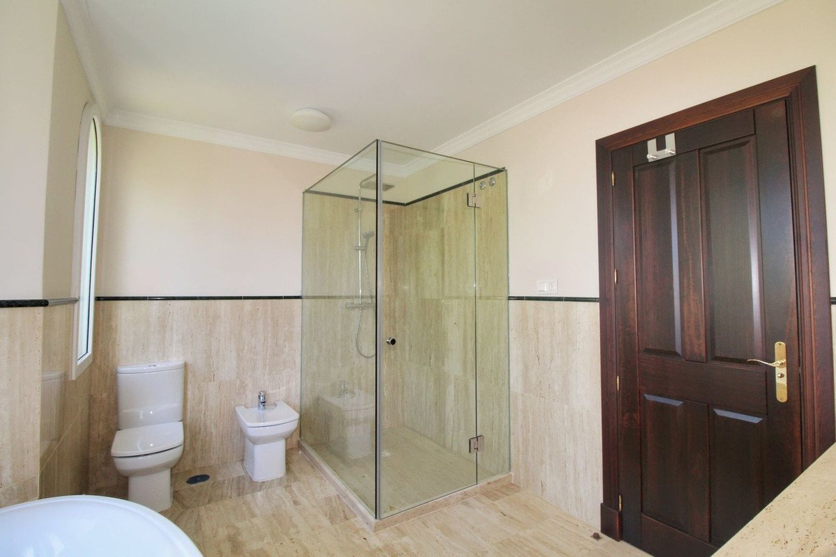 4 Bed Detached Villa in Guadalmina Alta