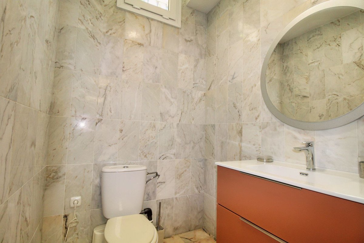 4 Bed Detached Villa in Guadalmina Alta