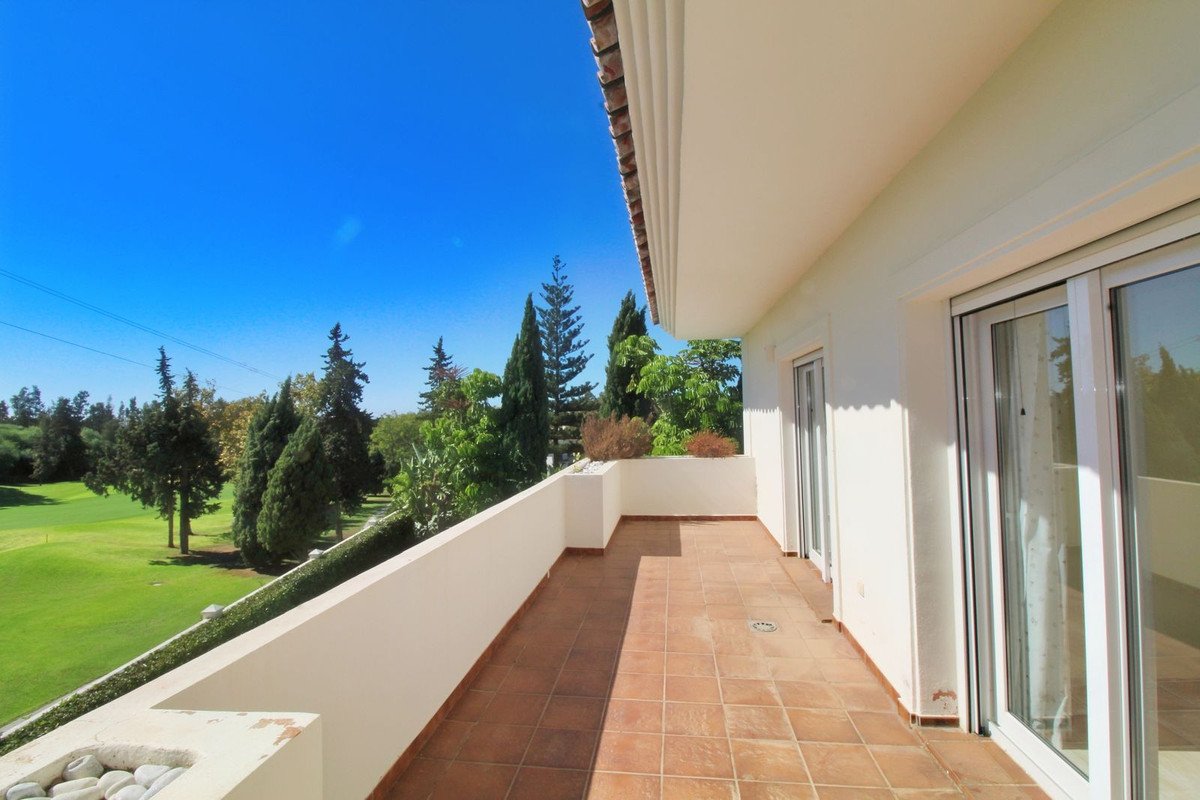 4 Bed Detached Villa in Guadalmina Alta