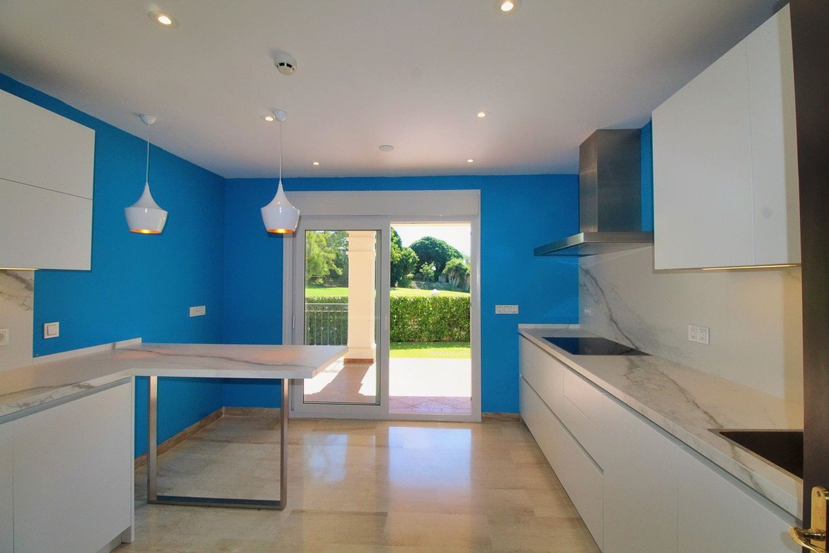 4 Bed Detached Villa in Guadalmina Alta