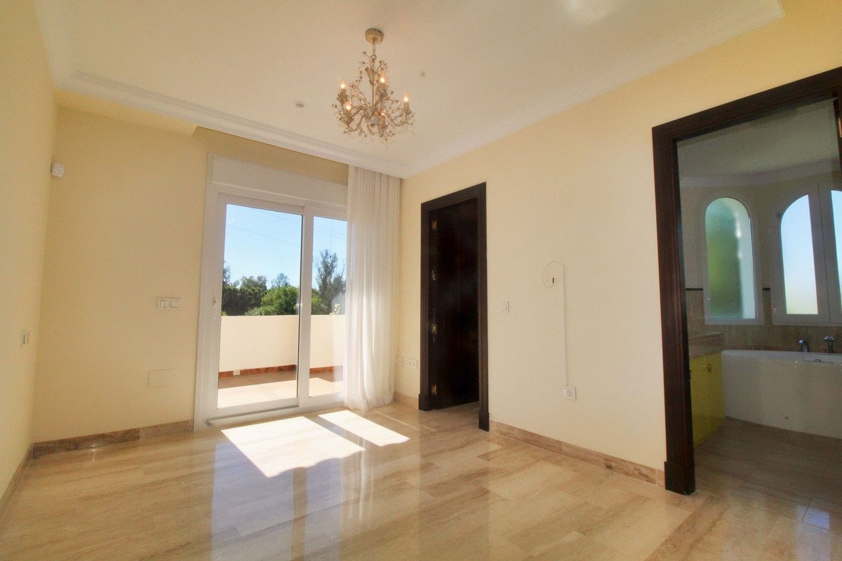 4 Bed Detached Villa in Guadalmina Alta