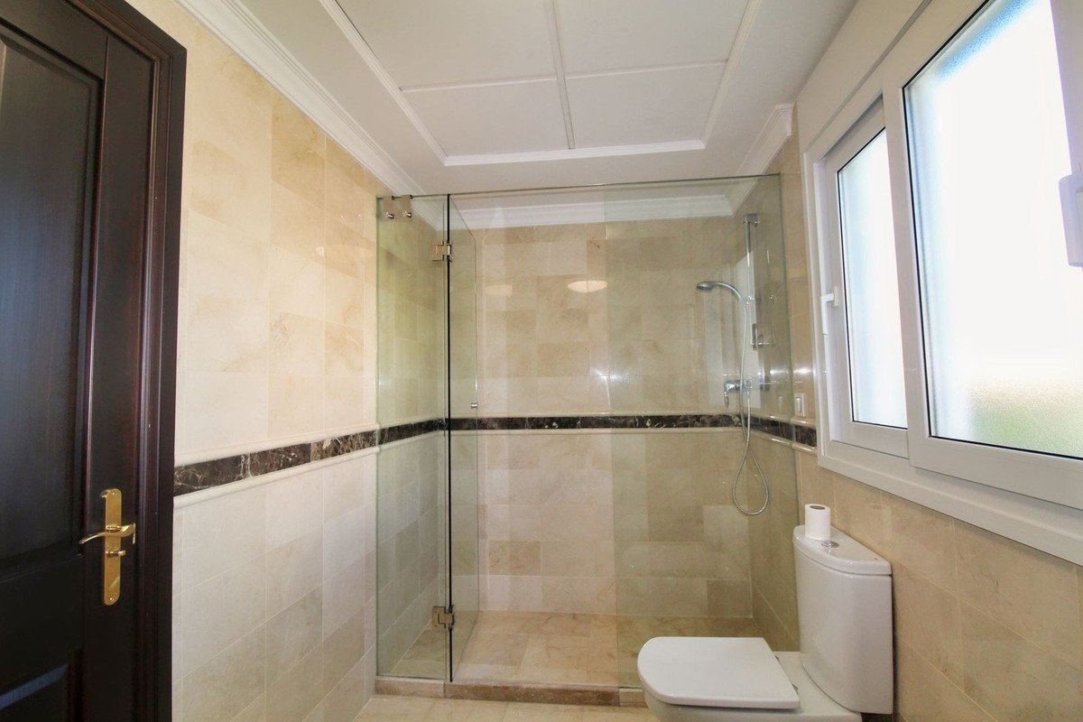 4 Bed Detached Villa in Guadalmina Alta