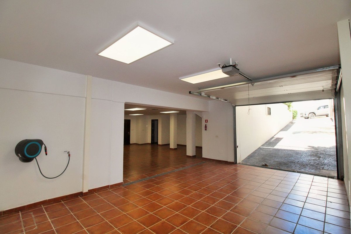 4 Bed Detached Villa in Guadalmina Alta