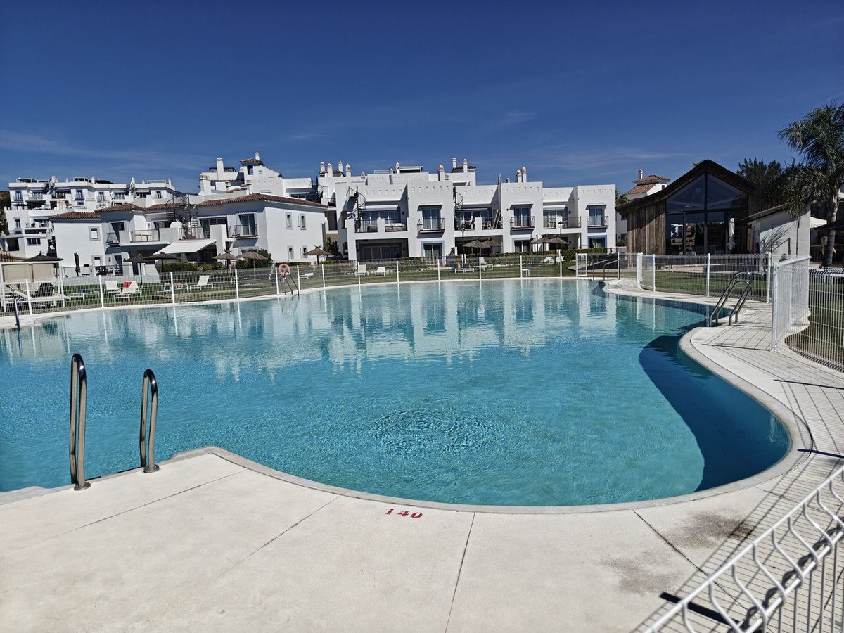 2 Bed Top Floor Apartment in Benahavís