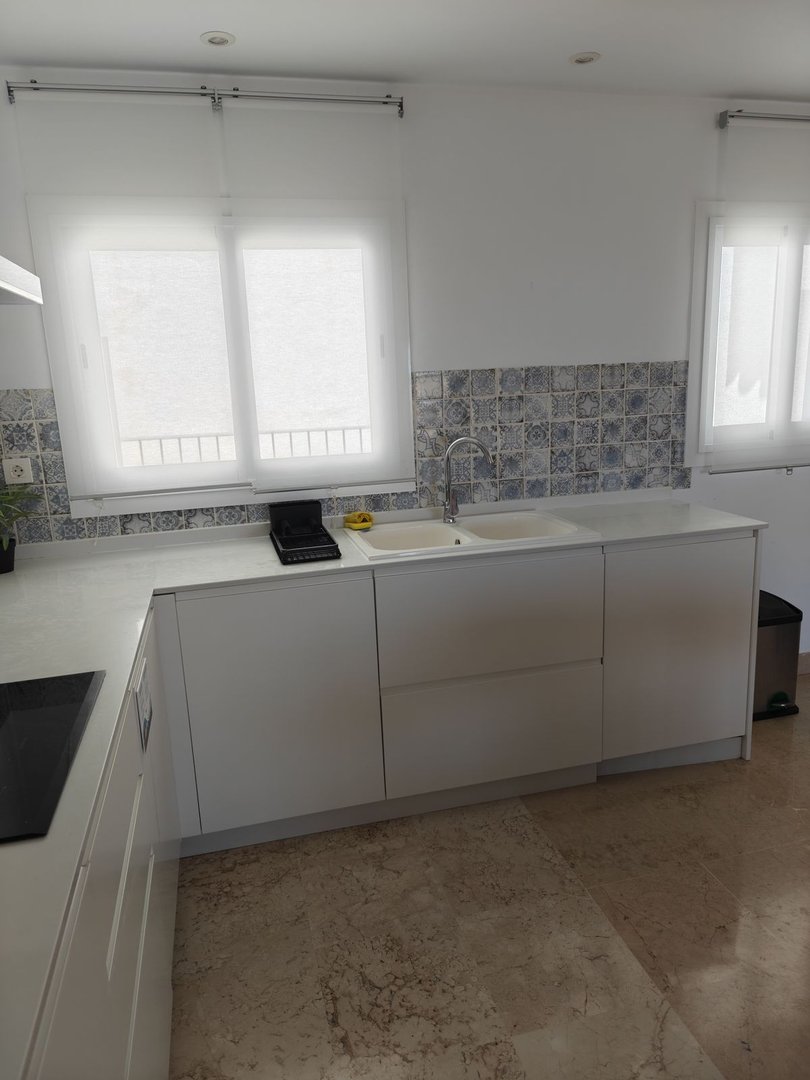 2 Bed Top Floor Apartment in Benahavís