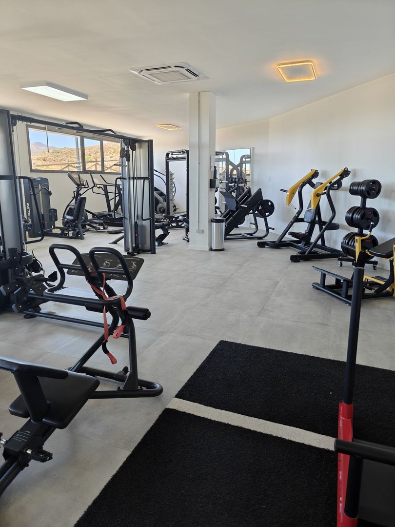 2 Bed Top Floor Apartment in Benahavís