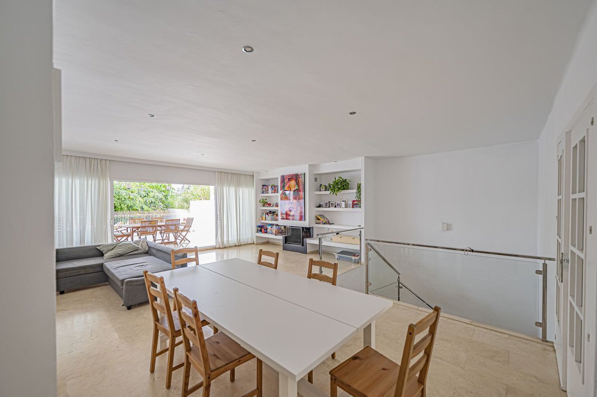 4 Bed Ground Floor Apartment in Río Real