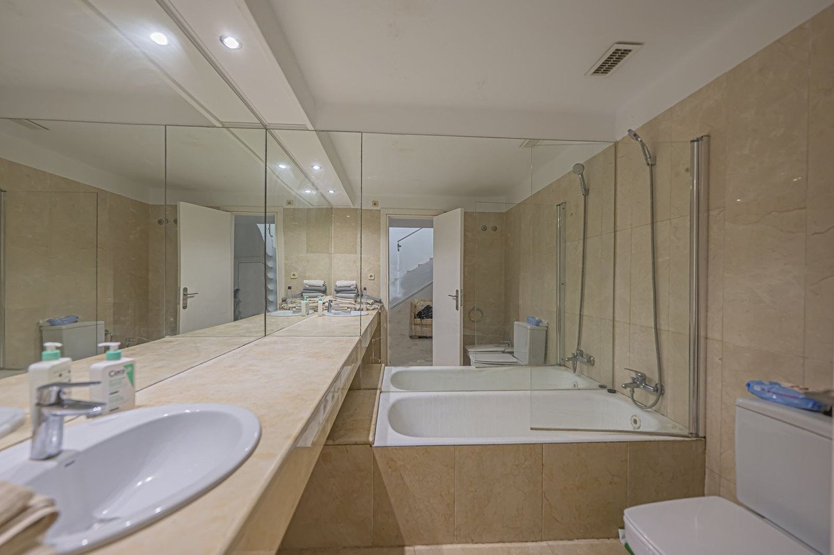 4 Bed Ground Floor Apartment in Río Real