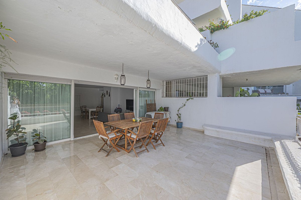 4 Bed Ground Floor Apartment in Río Real