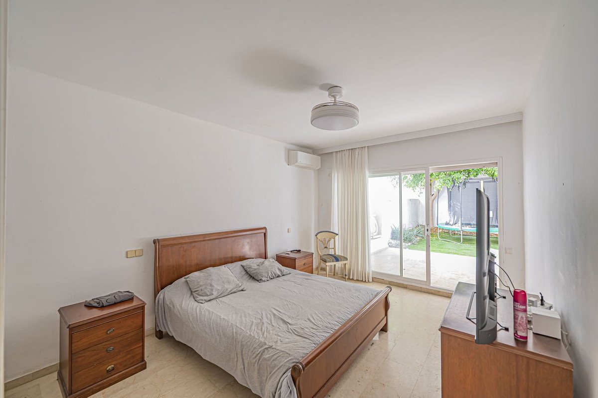 4 Bed Ground Floor Apartment in Río Real