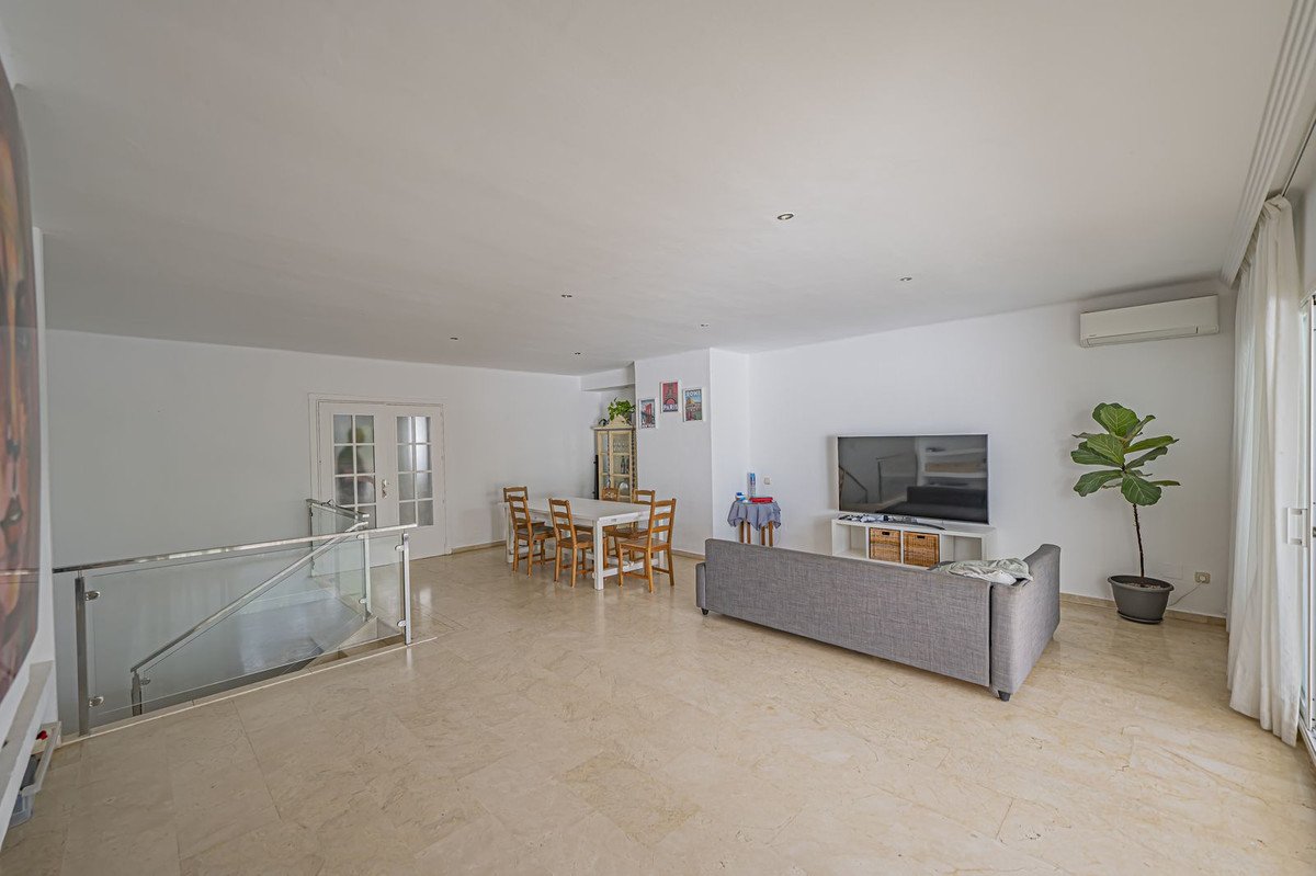4 Bed Ground Floor Apartment in Río Real