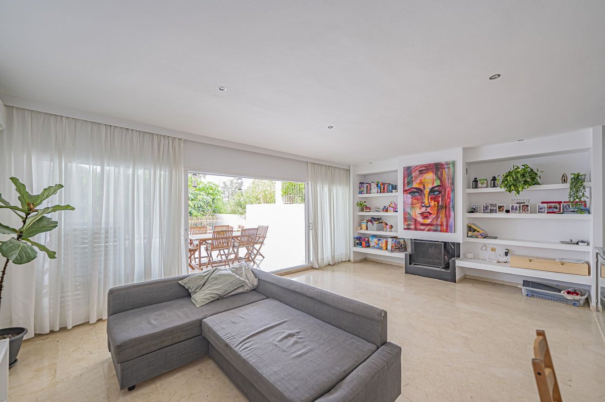 4 Bed Ground Floor Apartment in Río Real
